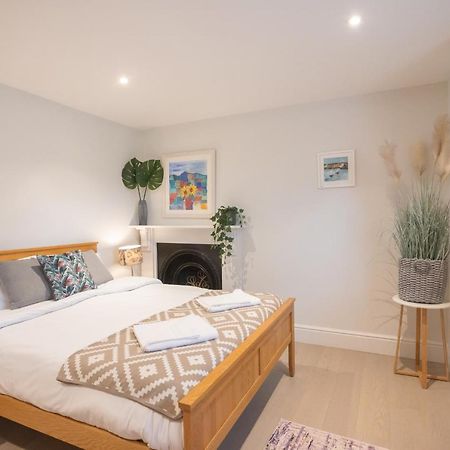 Spacious 1Br Victorian Cheltenham Flat In Cotswolds Sleeps 4 - Free Parking Bagian luar foto