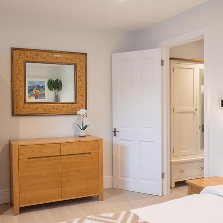 Spacious 1Br Victorian Cheltenham Flat In Cotswolds Sleeps 4 - Free Parking Bagian luar foto