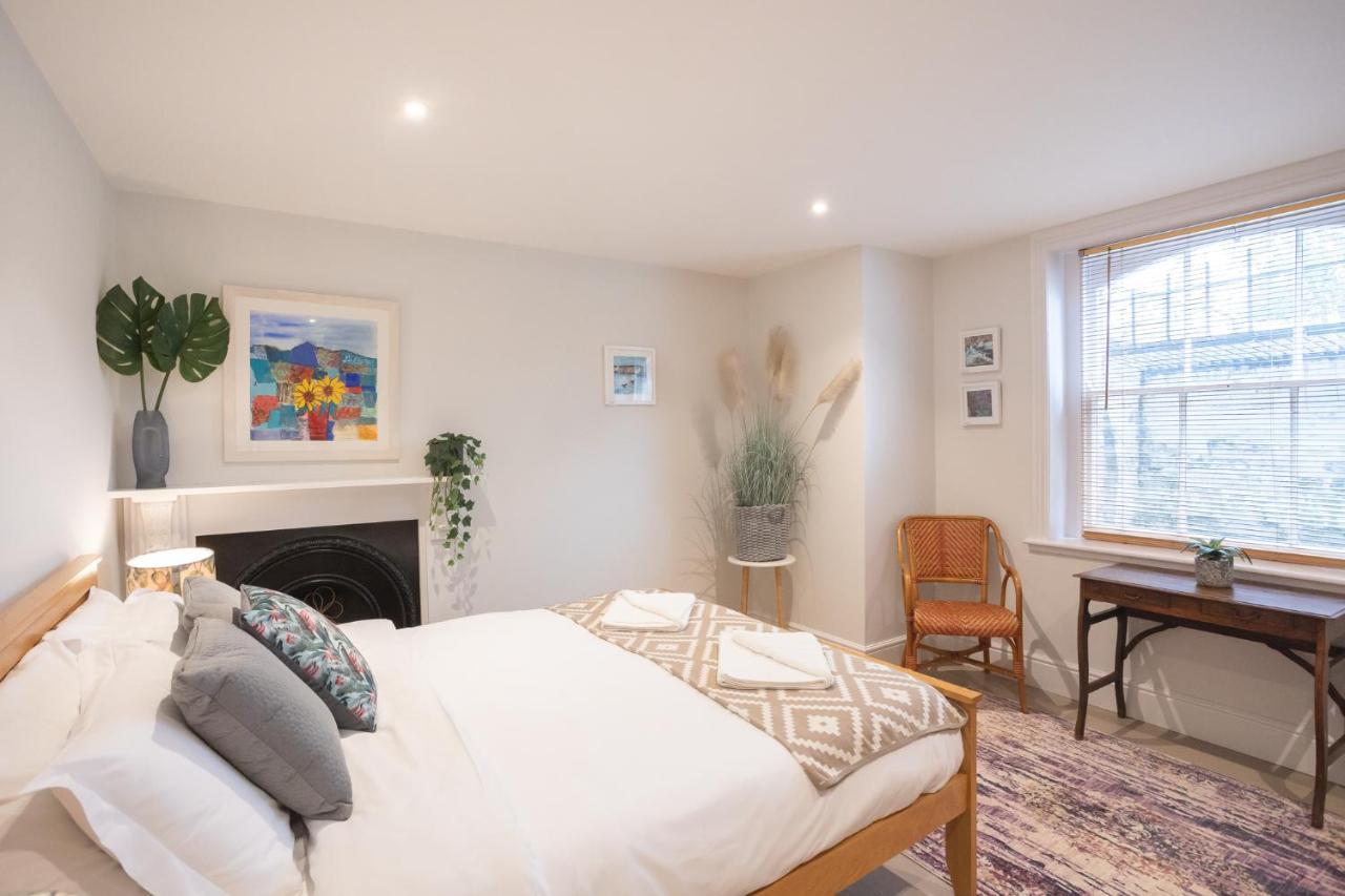 Spacious 1Br Victorian Cheltenham Flat In Cotswolds Sleeps 4 - Free Parking Bagian luar foto